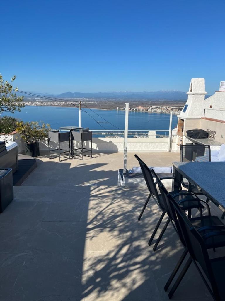 Appartement Duplex Rosas Avec Terrasse Magnifique Jacuzzi Vue Mer Exterior foto