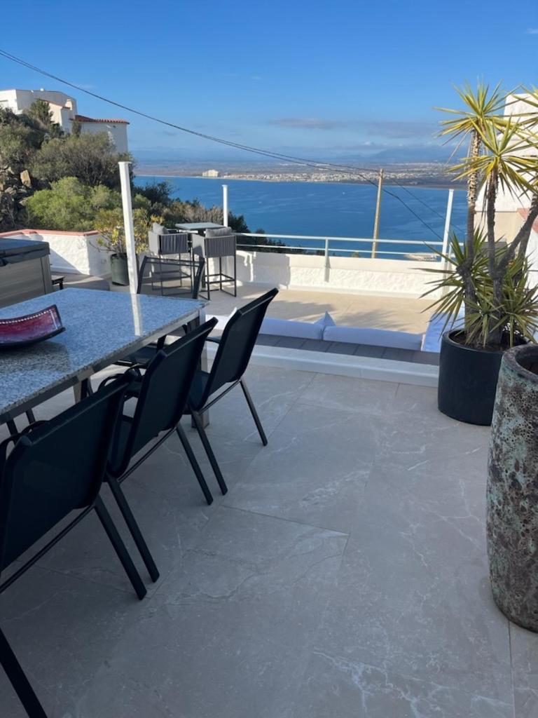 Appartement Duplex Rosas Avec Terrasse Magnifique Jacuzzi Vue Mer Exterior foto