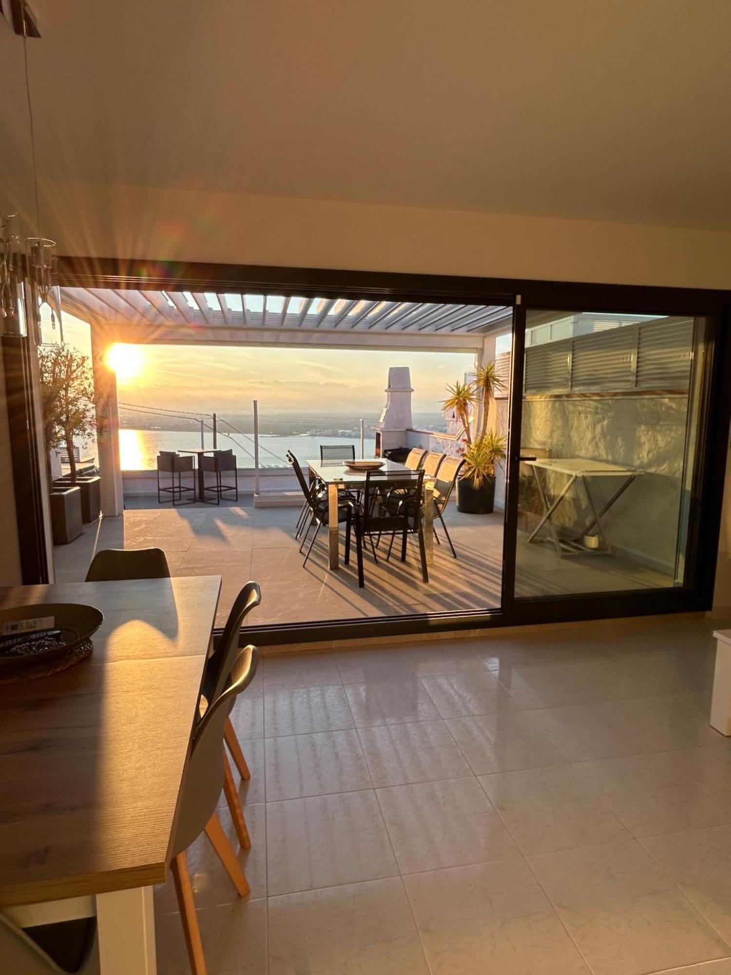 Appartement Duplex Rosas Avec Terrasse Magnifique Jacuzzi Vue Mer Exterior foto